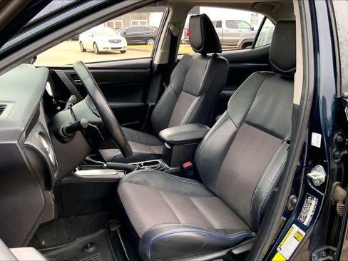 Used 2018 Toyota Corolla SE w/ SE Premium Package image 8