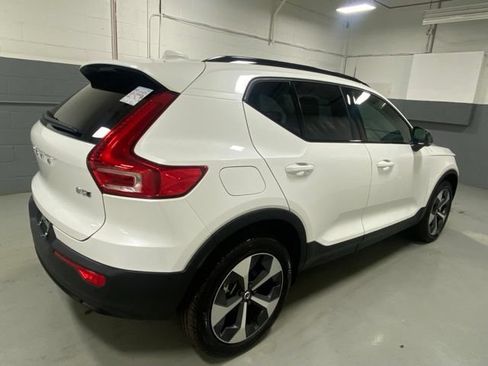 Used 2026 Volvo XC40 B5 Plus AWD/4WD image 3