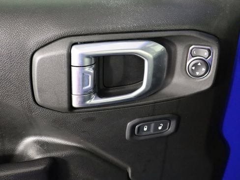 Used 2022 Jeep Wrangler Unlimited Rubicon AWD/4WD image 19
