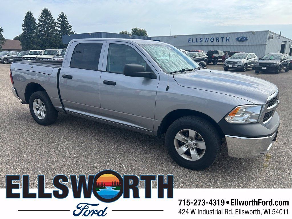 Used 2021 RAM 1500 4x4 Crew Cab Classic w/ Chrome Appearance Group image 1