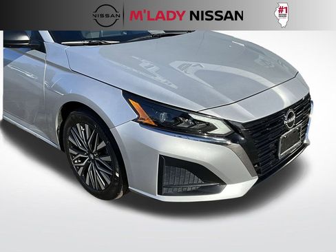 Used 2024 Nissan Altima 2.5 SV image 4