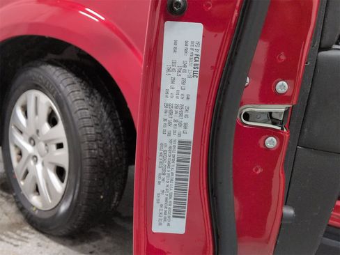 Certified 2018 Dodge Journey SE image 33