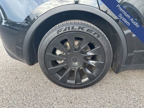 Used 2021 Tesla Model Y Long Range AWD/4WD image 9