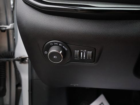 Used 2025 Jeep Compass Trailhawk AWD/4WD image 39