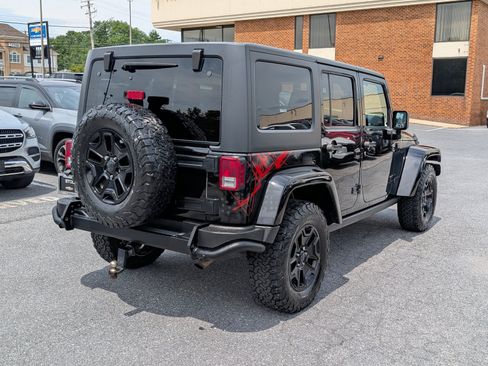 Used 2016 Jeep Wrangler Unlimited Sahara AWD/4WD image 5