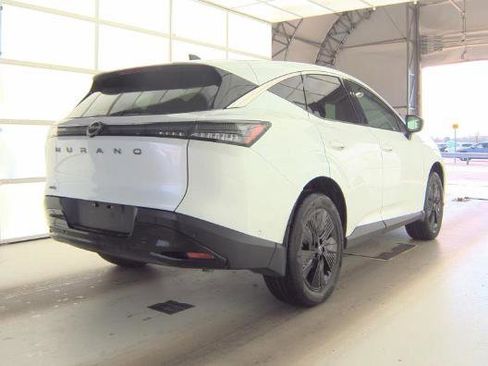 Used 2025 Nissan Murano SV AWD/4WD image 3