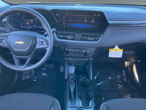 Used 2024 Chevrolet TrailBlazer LS image 11