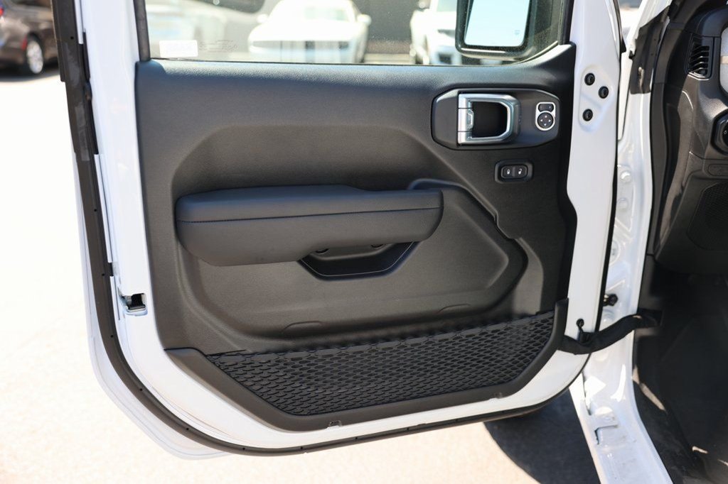 Used 2024 Jeep Wrangler Unlimited Sport AWD/4WD image 13