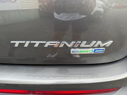 Used 2018 Ford Edge Titanium AWD/4WD image 59