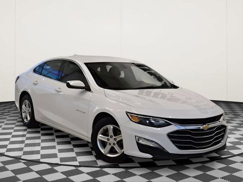 Used 2022 Chevrolet Malibu LT FWD image 1