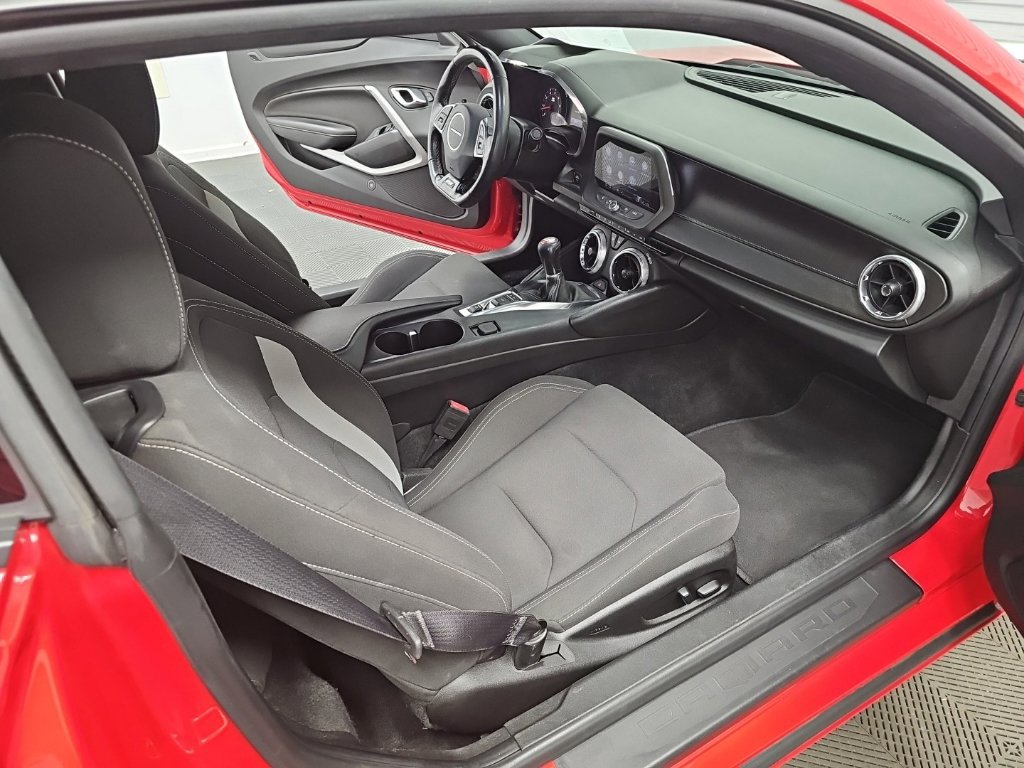 Used 2019 Chevrolet Camaro SS RWD image 33