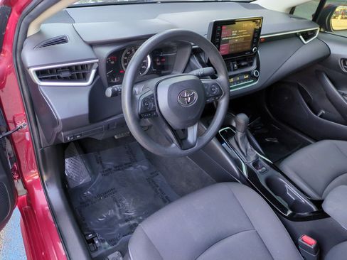 Used 2022 Toyota Corolla LE image 12