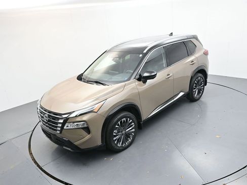 Used 2024 Nissan Rogue Platinum w/ Platinum Premium Package image 21