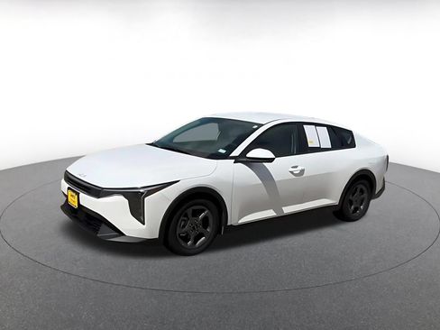 Used 2025 Kia K4 FWD image 9