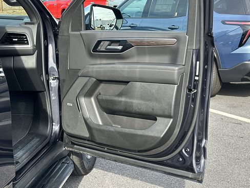 Used 2025 Chevrolet Tahoe Premier image 15