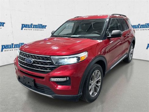 Used 2022 Ford Explorer XLT w/ Equipment Group 202A image 1
