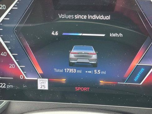 Used 2024 BMW i7 eDrive50 RWD image 5