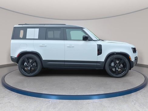New 2026 Land Rover Defender 110 S image 4