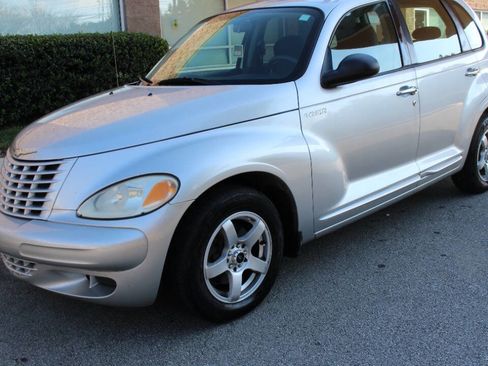Used 2005 Chrysler PT Cruiser Touring image 14