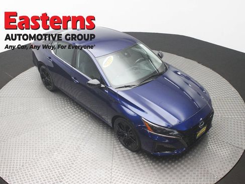 Used 2023 Nissan Altima 2.5 SR FWD image 3