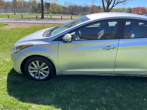 Used 2015 Hyundai Elantra SE w/ Option Group 02 FWD image 32
