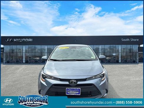 Used 2023 Toyota Corolla LE FWD image 2