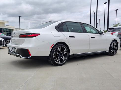 Certified 2023 BMW 740i RWD image 6