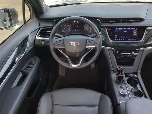Used 2025 Cadillac XT6 Premium Luxury w/ Technology Package image 20