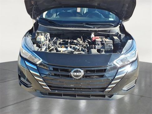 Used 2023 Nissan Versa SV image 18