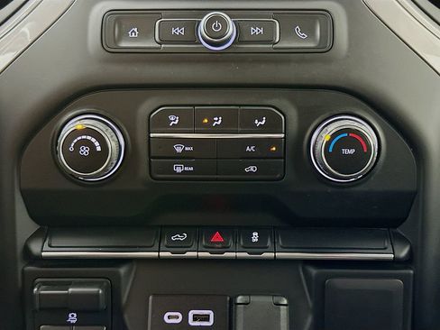 Used 2023 Chevrolet Silverado 2500 Custom w/ Custom Value Package image 18