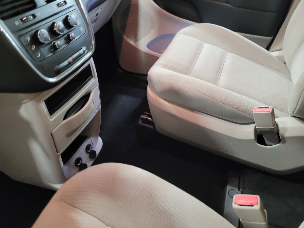 Used 2019 Dodge Grand Caravan SE w/ UConnect Hands-Free Group FWD image 26