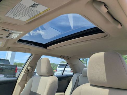 Used 2014 Toyota Camry XLE FWD image 25