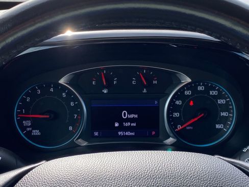 Used 2021 Chevrolet Traverse LT FWD image 25