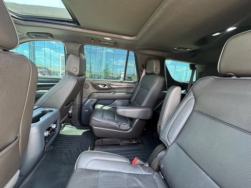 Used 2022 GMC Yukon Denali w/ Denali Premium Package AWD/4WD image 2