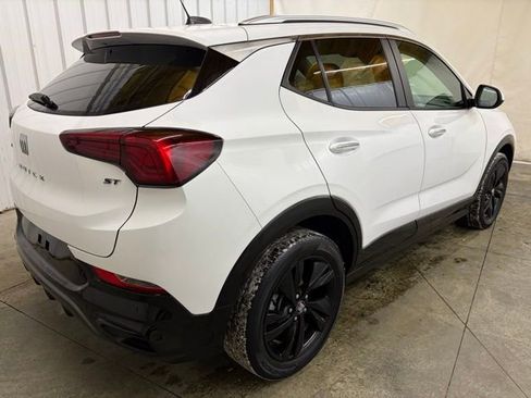 Used 2024 Buick Encore GX Sport Touring image 4