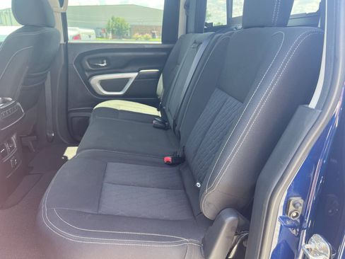 Used 2018 Nissan Titan SV w/ SV Convenience Package AWD/4WD image 7