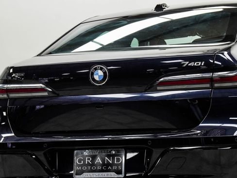 Used 2025 BMW 740i xDrive image 13