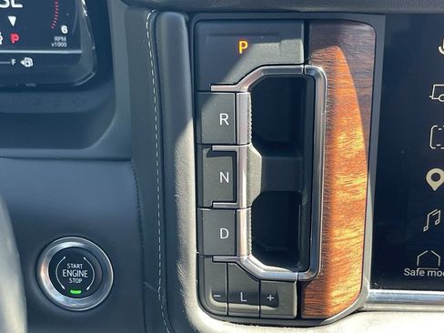 Used 2023 GMC Yukon XL Denali Ultimate AWD/4WD image 16