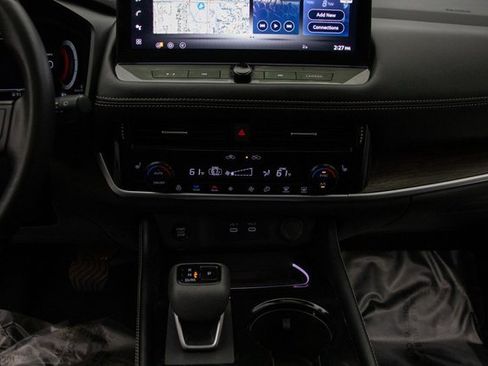 Used 2024 Nissan Rogue Platinum w/ Platinum Premium Package image 25