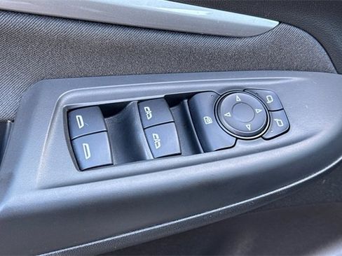 Used 2022 Chevrolet Bolt EUV LT image 12