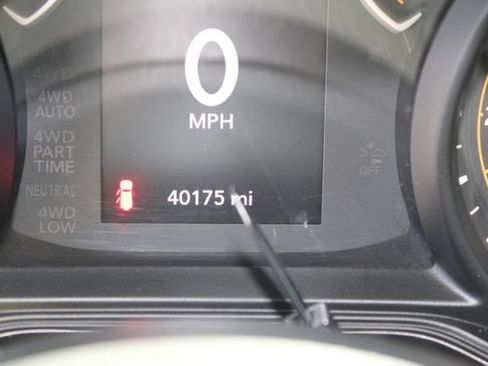 Used 2024 Jeep Wrangler Unlimited Sport AWD/4WD image 17
