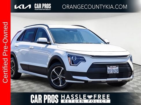 Certified 2025 Kia Niro EX FWD image 1