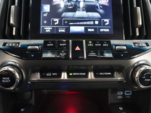 Used 2023 Lexus LX 600 4WD w/ Luxury Package image 22