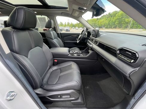 Certified 2025 Honda Pilot Touring image 33