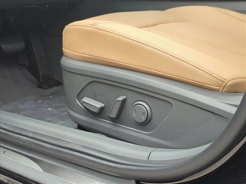 Certified 2025 Hyundai Sonata Limited FWD image 4