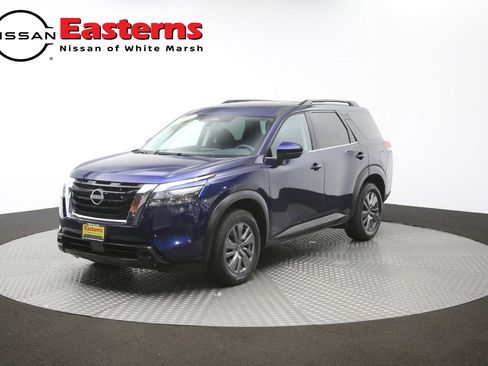 Used 2025 Nissan Pathfinder SV FWD image 54
