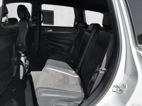 Used 2021 Jeep Grand Cherokee Laredo X AWD/4WD image 17