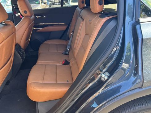 Used 2020 Cadillac XT4 Premium Luxury FWD image 16