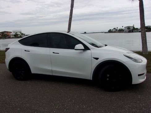 Used 2021 Tesla Model Y Long Range image 20