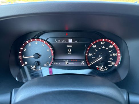 Used 2025 Nissan Frontier PRO-4X w/ Pro Premium Package image 7